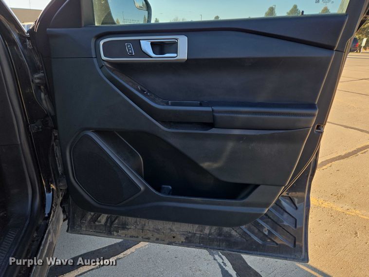 image for item ES2626 2020 Ford Explorer SUV