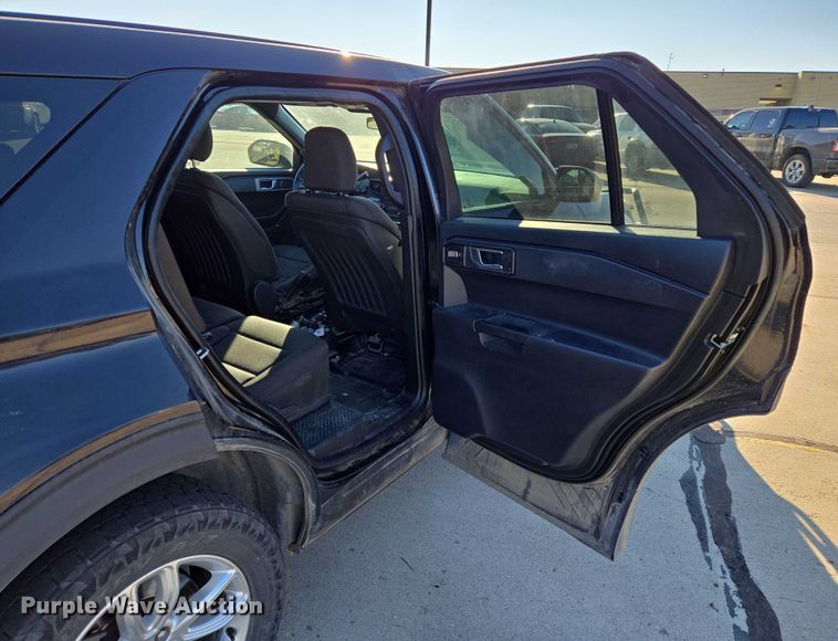 image for item ES2626 2020 Ford Explorer SUV