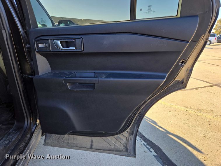 image for item ES2626 2020 Ford Explorer SUV