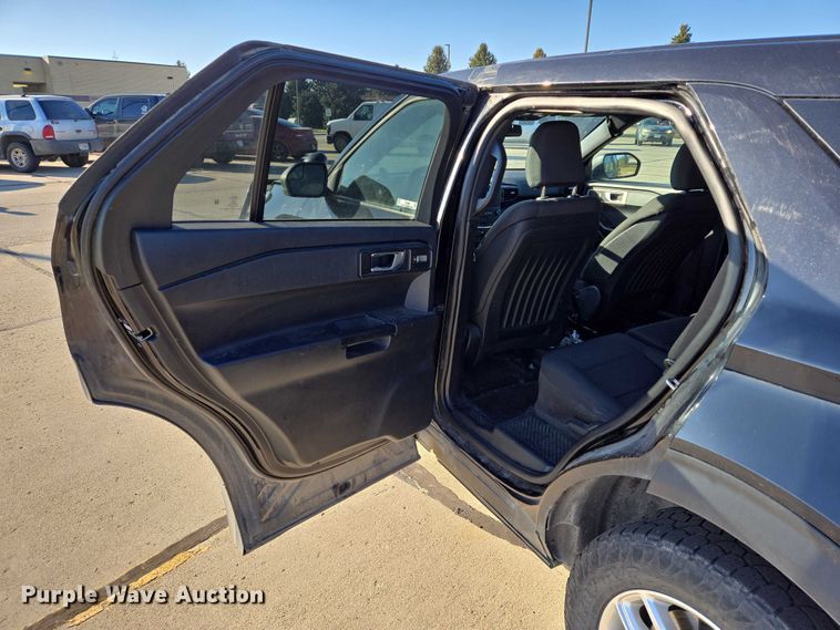 image for item ES2626 2020 Ford Explorer SUV