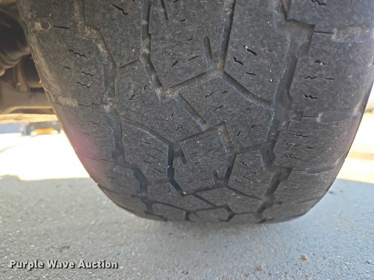 image for item ES2626 2020 Ford Explorer SUV