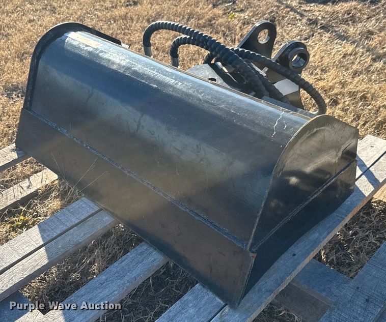 image for item ET4010 2024 GIYI mini excavator bucket