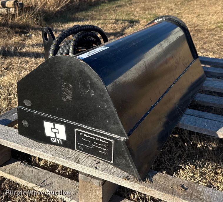 image for item ET4010 2024 GIYI mini excavator bucket