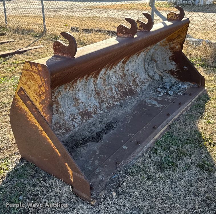 image for item ET4030 Caterpillar backhoe bucket