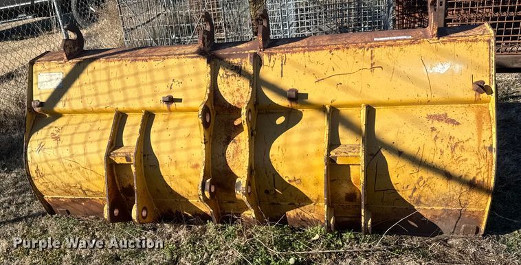 image for item ET4030 Caterpillar backhoe bucket