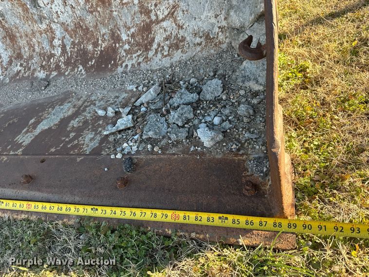 image for item ET4030 Caterpillar backhoe bucket