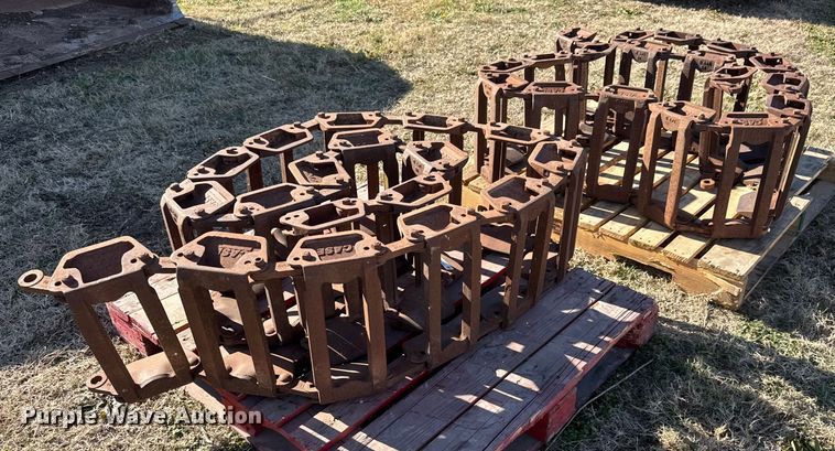 image for item ET4037 Case skid steer tracks