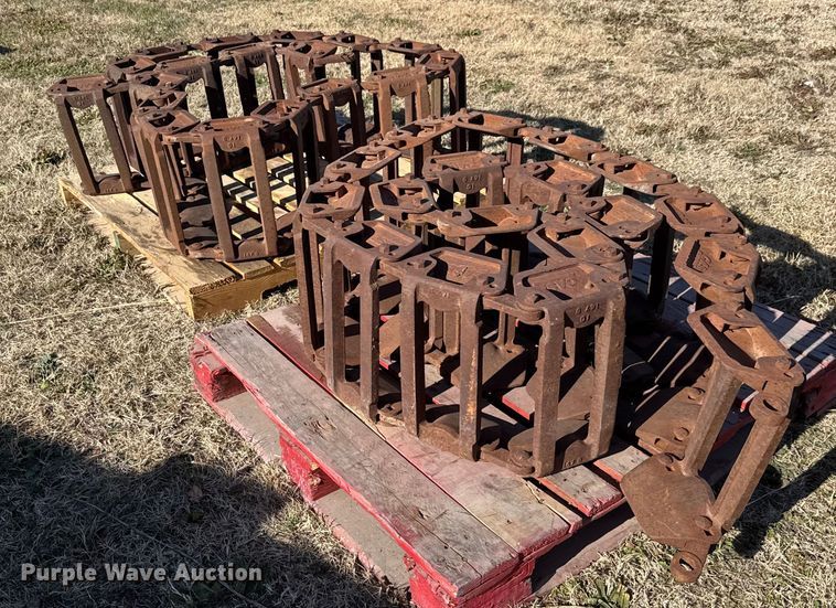 image for item ET4037 Case skid steer tracks