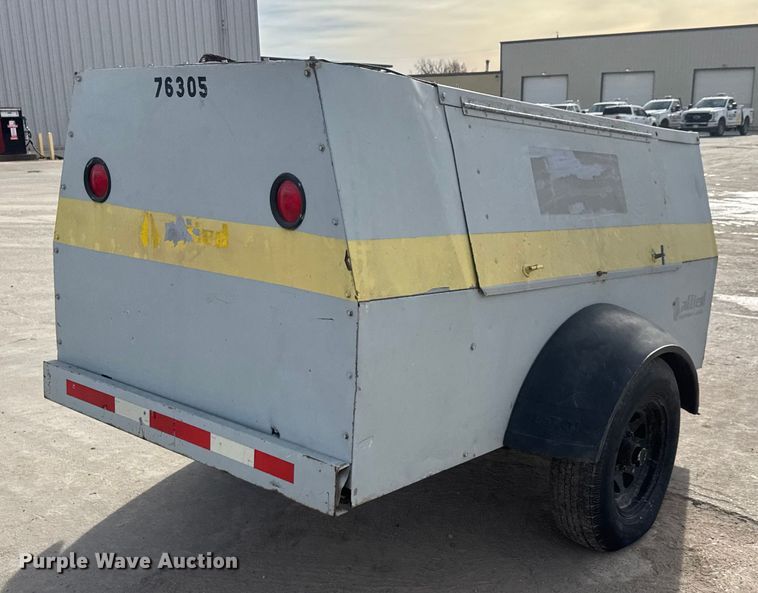 image for item ET4046 1997 LeRoi Q185DJ-E air compressor