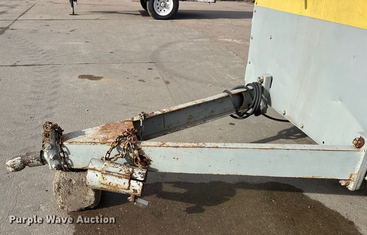 image for item ET4046 1997 LeRoi Q185DJ-E air compressor