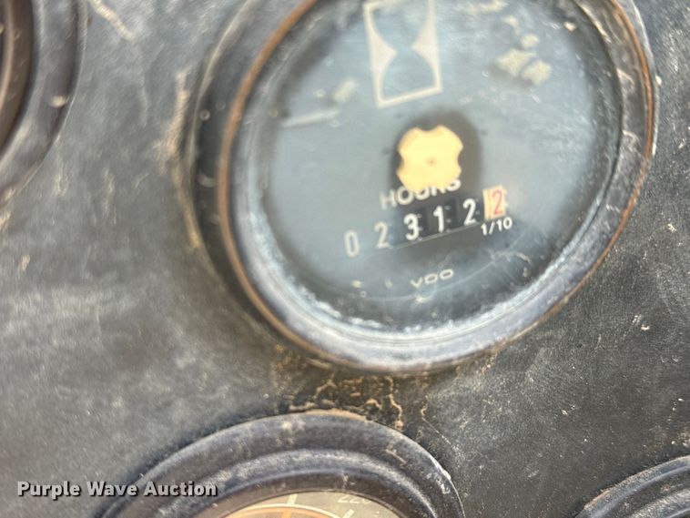 image for item ET4046 1997 LeRoi Q185DJ-E air compressor