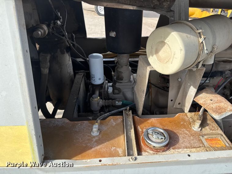 image for item ET4046 1997 LeRoi Q185DJ-E air compressor