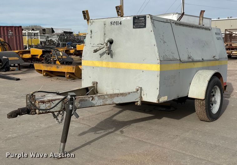 image for item ET4047 1994 LeRoi 185 air compressor