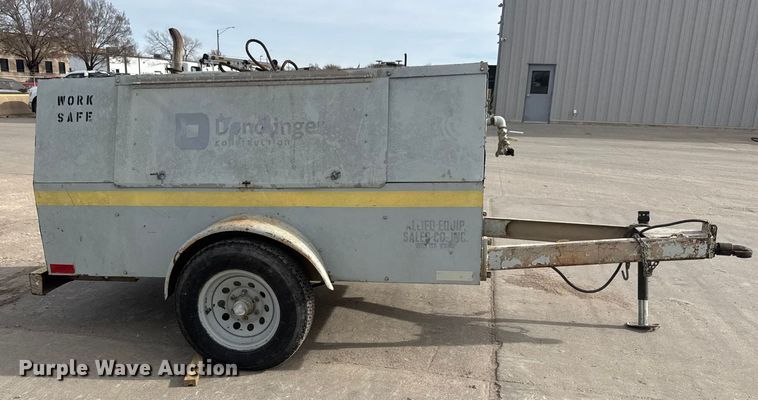 image for item ET4047 1994 LeRoi 185 air compressor