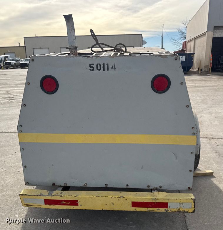 image for item ET4047 1994 LeRoi 185 air compressor