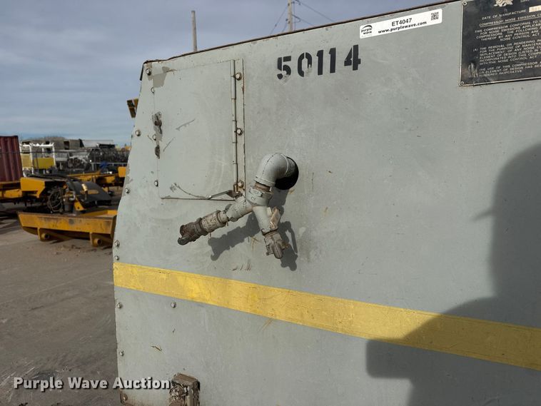 image for item ET4047 1994 LeRoi 185 air compressor