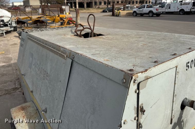 image for item ET4047 1994 LeRoi 185 air compressor