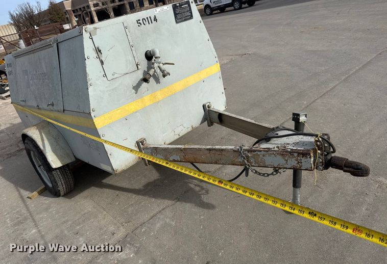 image for item ET4047 1994 LeRoi 185 air compressor