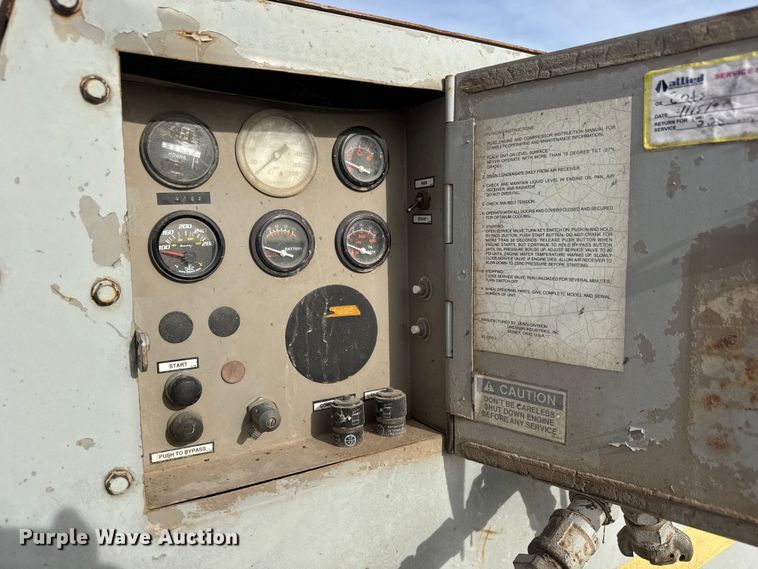 image for item ET4047 1994 LeRoi 185 air compressor