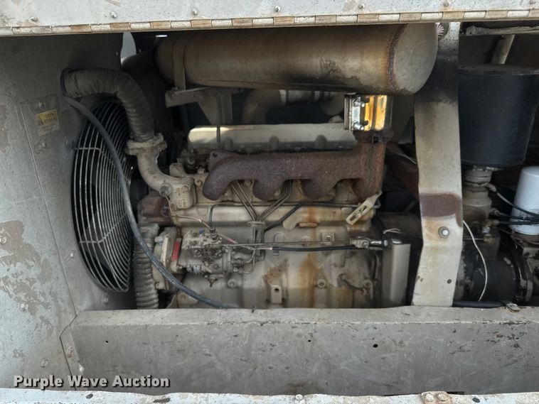 image for item ET4047 1994 LeRoi 185 air compressor