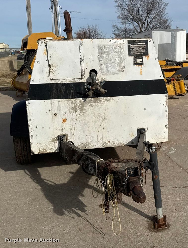 image for item ET4048 2002 CompAir LeRoi Q185DJ-E air compressor