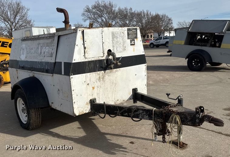 image for item ET4048 2002 CompAir LeRoi Q185DJ-E air compressor