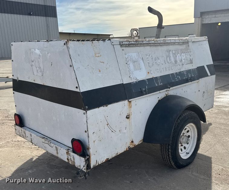 image for item ET4048 2002 CompAir LeRoi Q185DJ-E air compressor