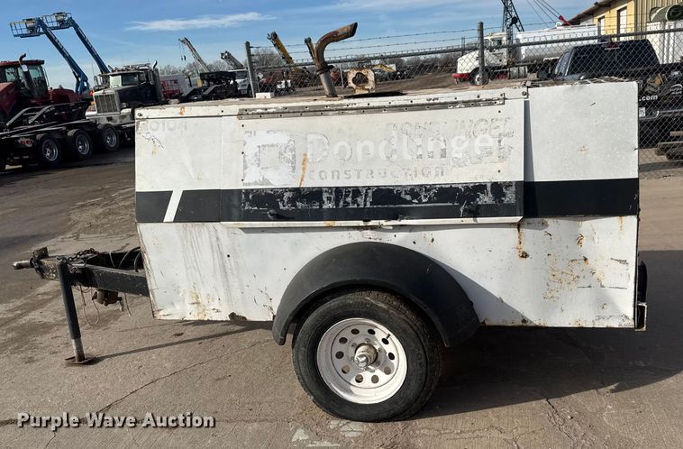 image for item ET4048 2002 CompAir LeRoi Q185DJ-E air compressor