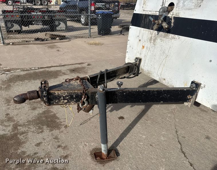 image for item ET4048 2002 CompAir LeRoi Q185DJ-E air compressor