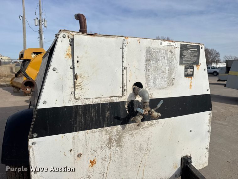 image for item ET4048 2002 CompAir LeRoi Q185DJ-E air compressor