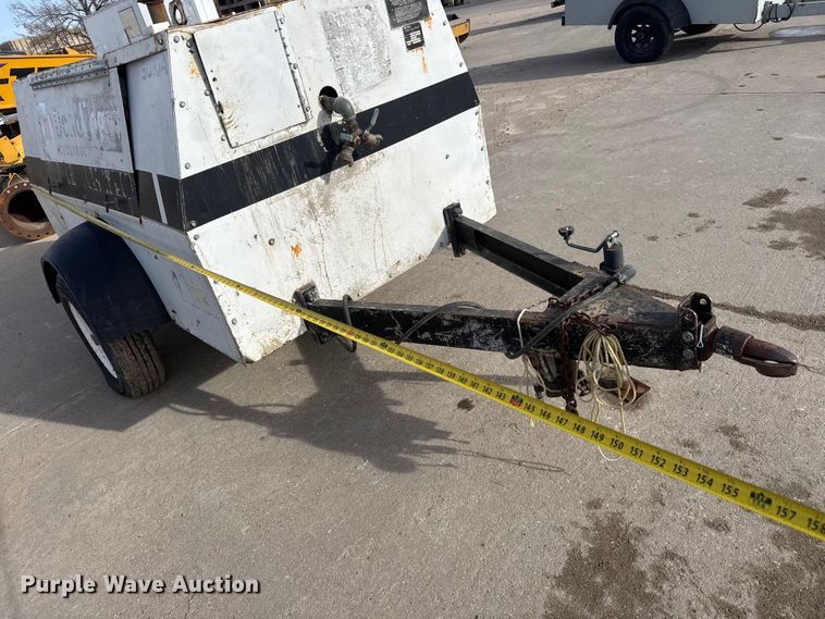 image for item ET4048 2002 CompAir LeRoi Q185DJ-E air compressor