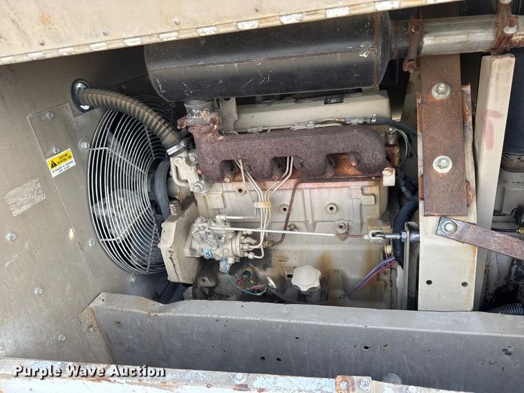 image for item ET4048 2002 CompAir LeRoi Q185DJ-E air compressor