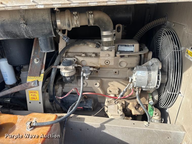 image for item ET4048 2002 CompAir LeRoi Q185DJ-E air compressor