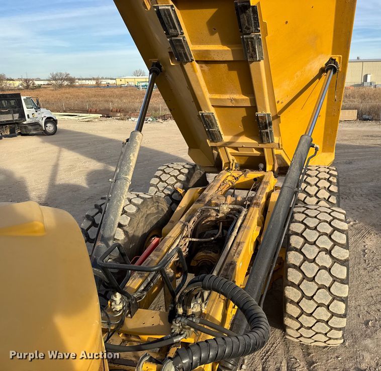 image for item ET4050 2012 Caterpillar 740B articulated haul truck