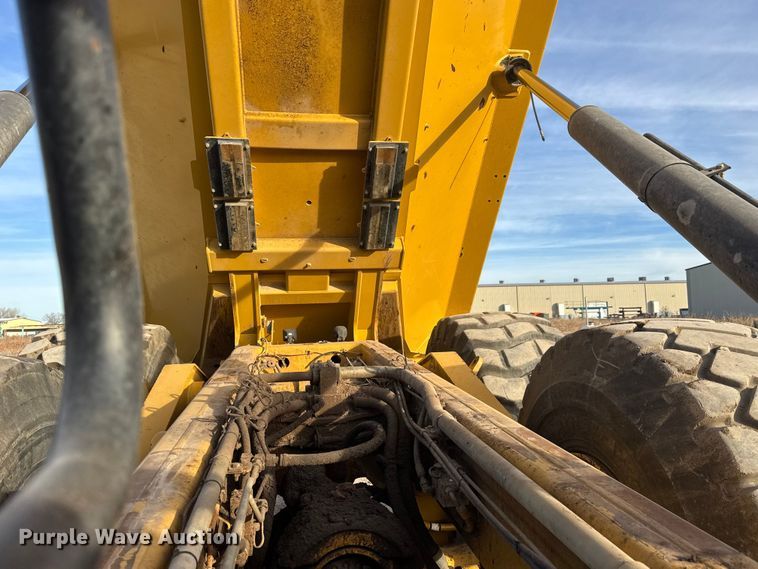 image for item ET4051 2012 Caterpillar 740B articulated haul truck