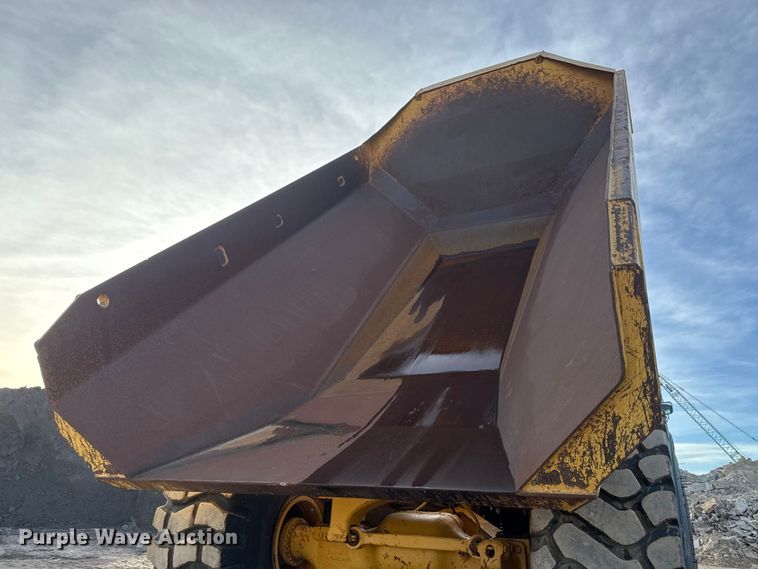 image for item ET4051 2012 Caterpillar 740B articulated haul truck