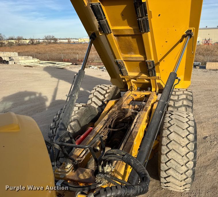 image for item ET4051 2012 Caterpillar 740B articulated haul truck