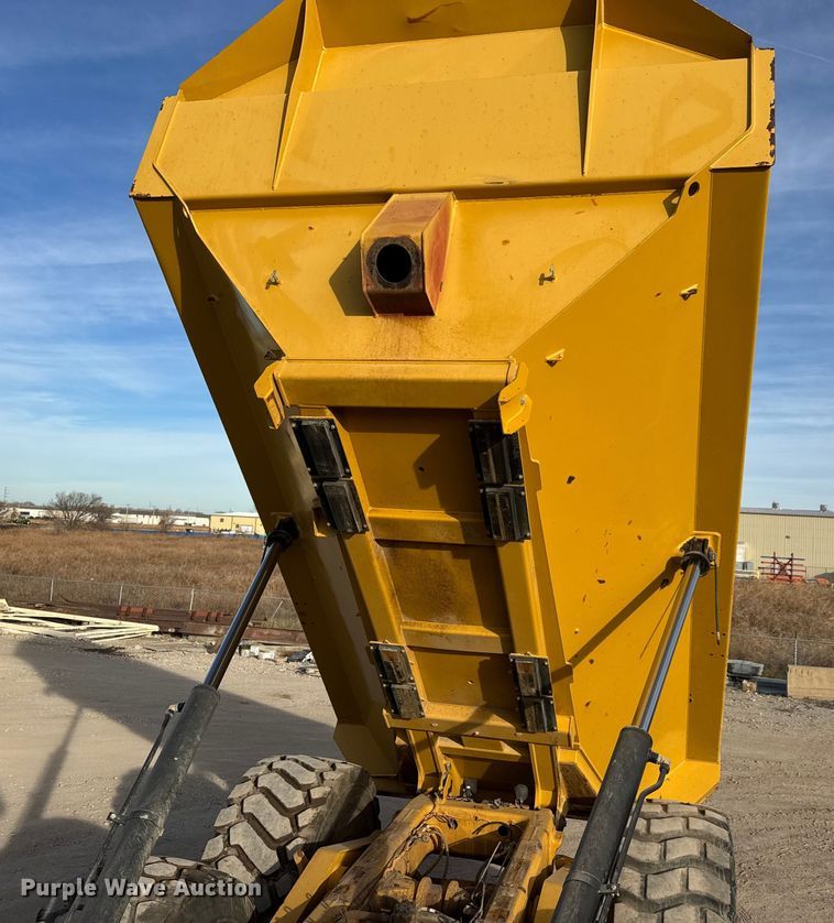 image for item ET4051 2012 Caterpillar 740B articulated haul truck