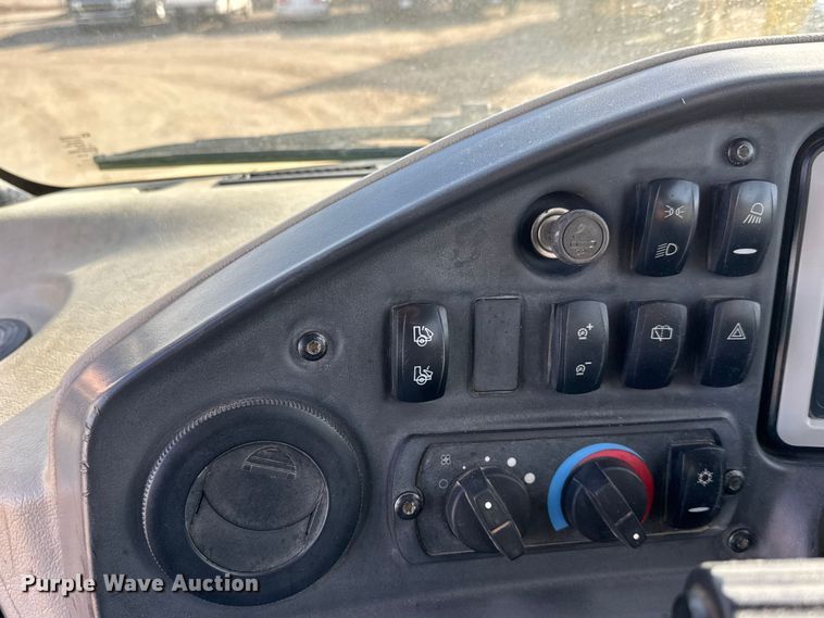 image for item ET4051 2012 Caterpillar 740B articulated haul truck