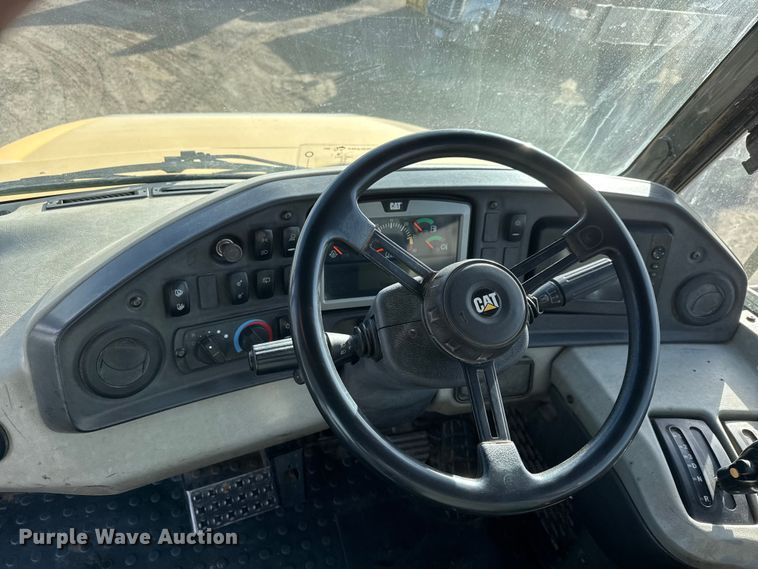 image for item ET4051 2012 Caterpillar 740B articulated haul truck