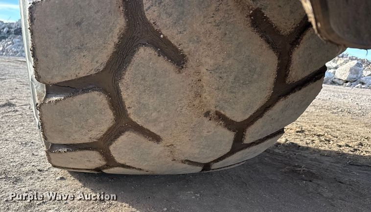 image for item ET4051 2012 Caterpillar 740B articulated haul truck