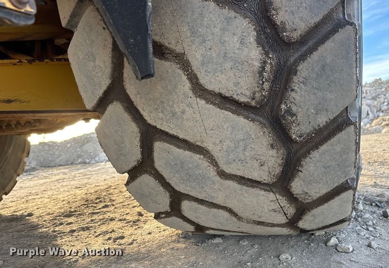 image for item ET4051 2012 Caterpillar 740B articulated haul truck