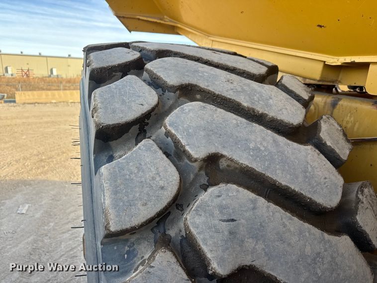 image for item ET4051 2012 Caterpillar 740B articulated haul truck