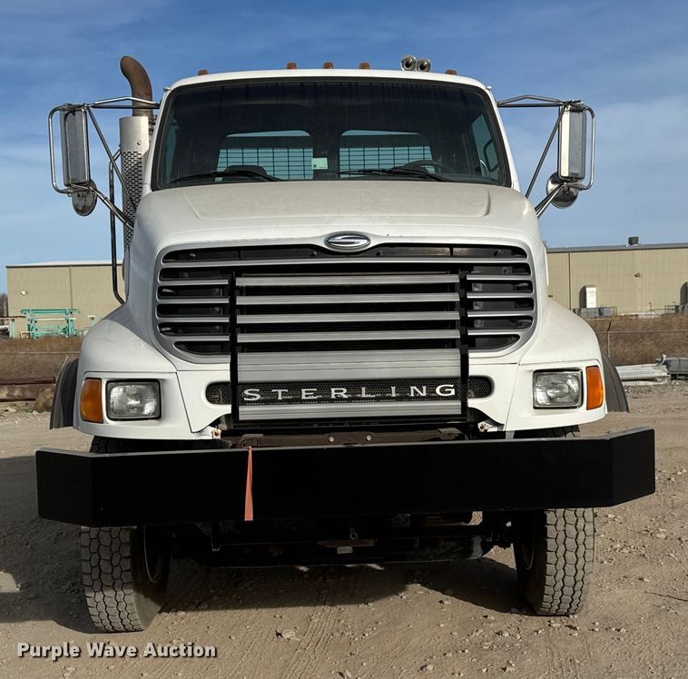 image for item ET4052 2006 Sterling L9500 crane truck