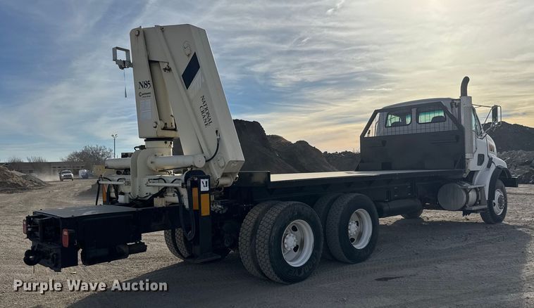 image for item ET4052 2006 Sterling L9500 crane truck