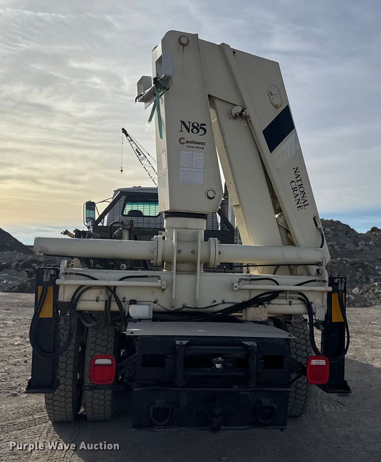 image for item ET4052 2006 Sterling L9500 crane truck