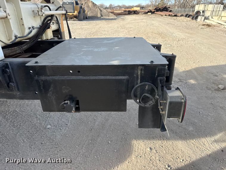 image for item ET4052 2006 Sterling L9500 crane truck