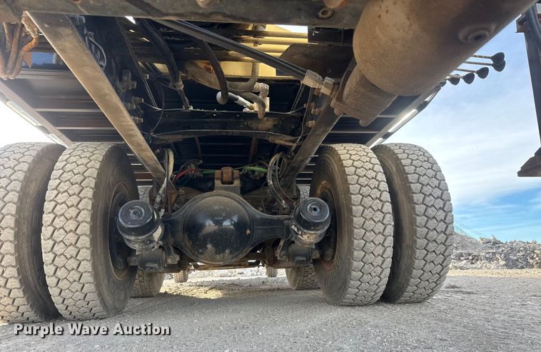 image for item ET4052 2006 Sterling L9500 crane truck