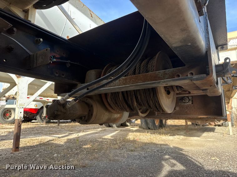 image for item ET4052 2006 Sterling L9500 crane truck