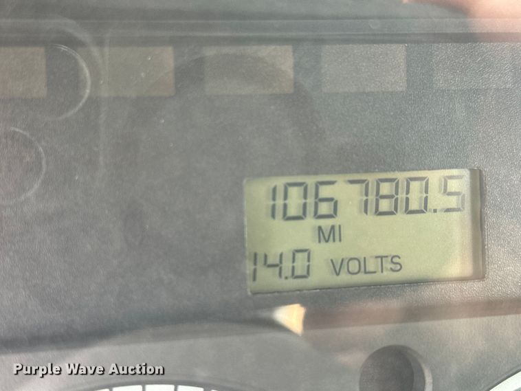 image for item ET4052 2006 Sterling L9500 crane truck